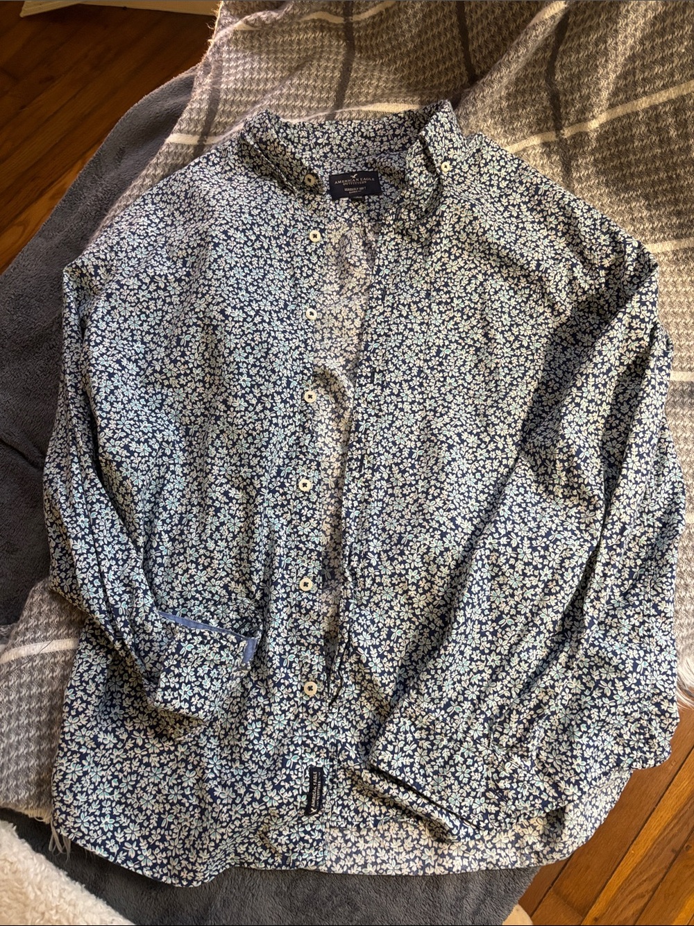 American Eagle Outfitters Navy and White Micro Floral Button-Down Shirt